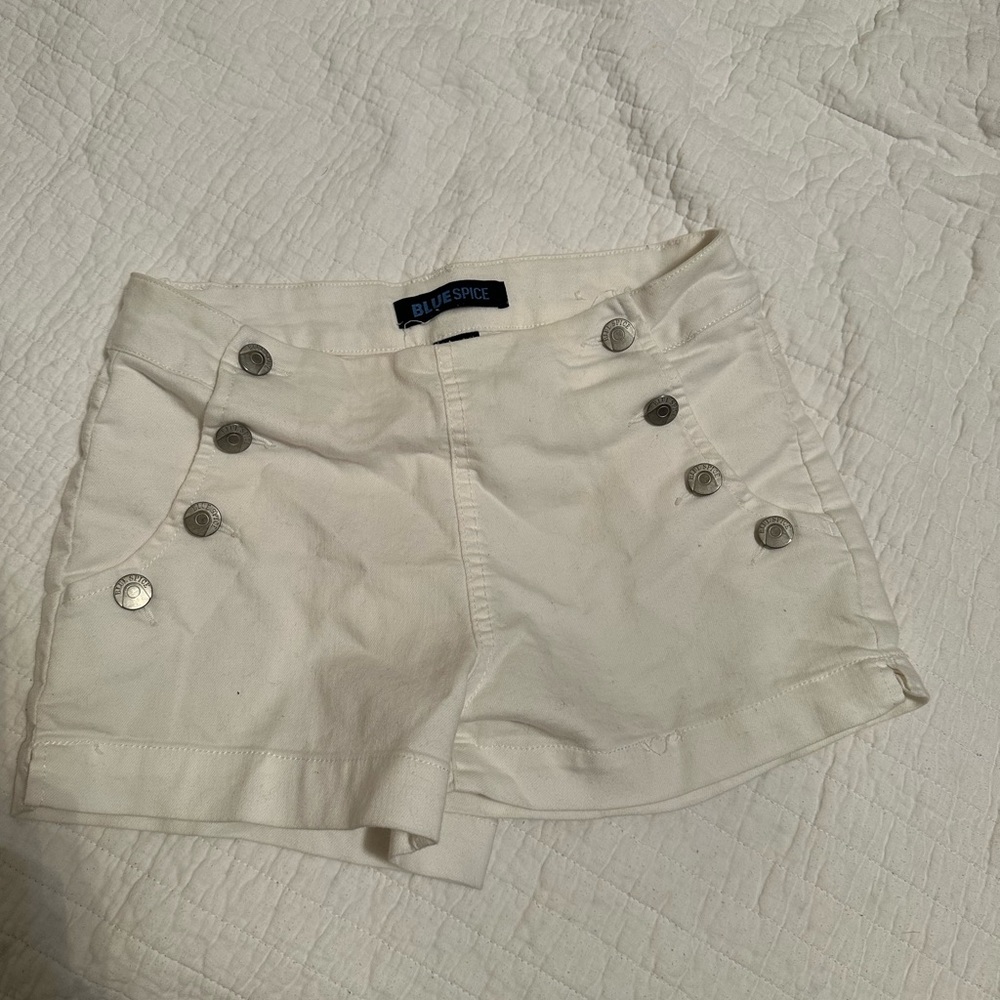 White sailor shorts🖤